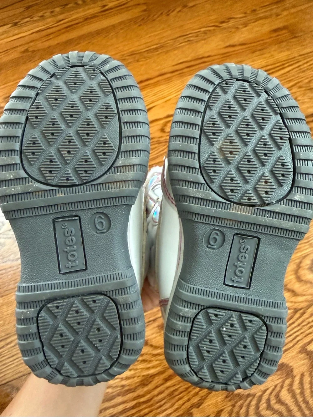 Totes Ernie Iridescent Holographic Toddler Snow Boots Size 6